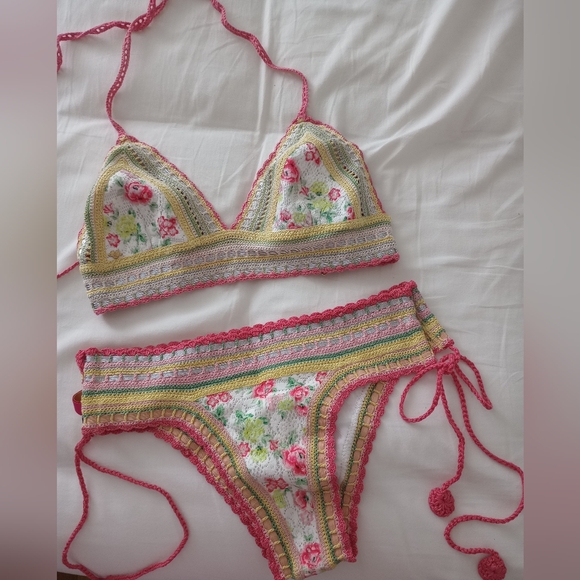 NEW✨ Rinikini | Zoe Crochet Bikini | Size Small - Picture 4 of 7